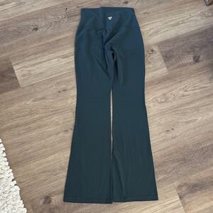 Aritzia Golden green flare leggings